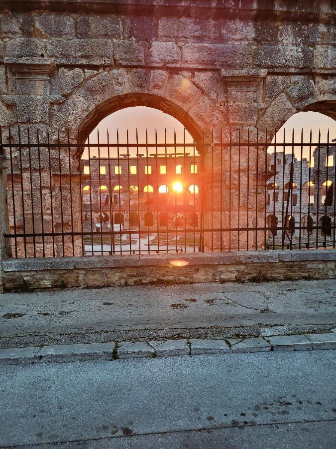 Amfiteatar Pula Apartment Bagian luar foto